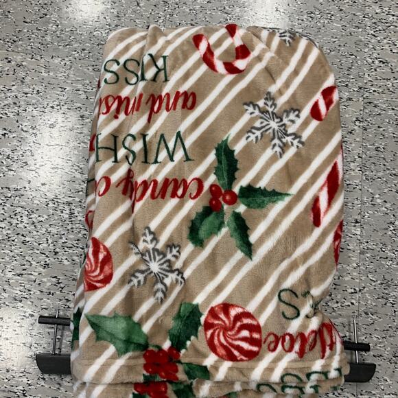 Christmas Candy Wish Mistletoe Kisses Candycane Snowflake Striped Throw Blanket - Picture 11 of 11